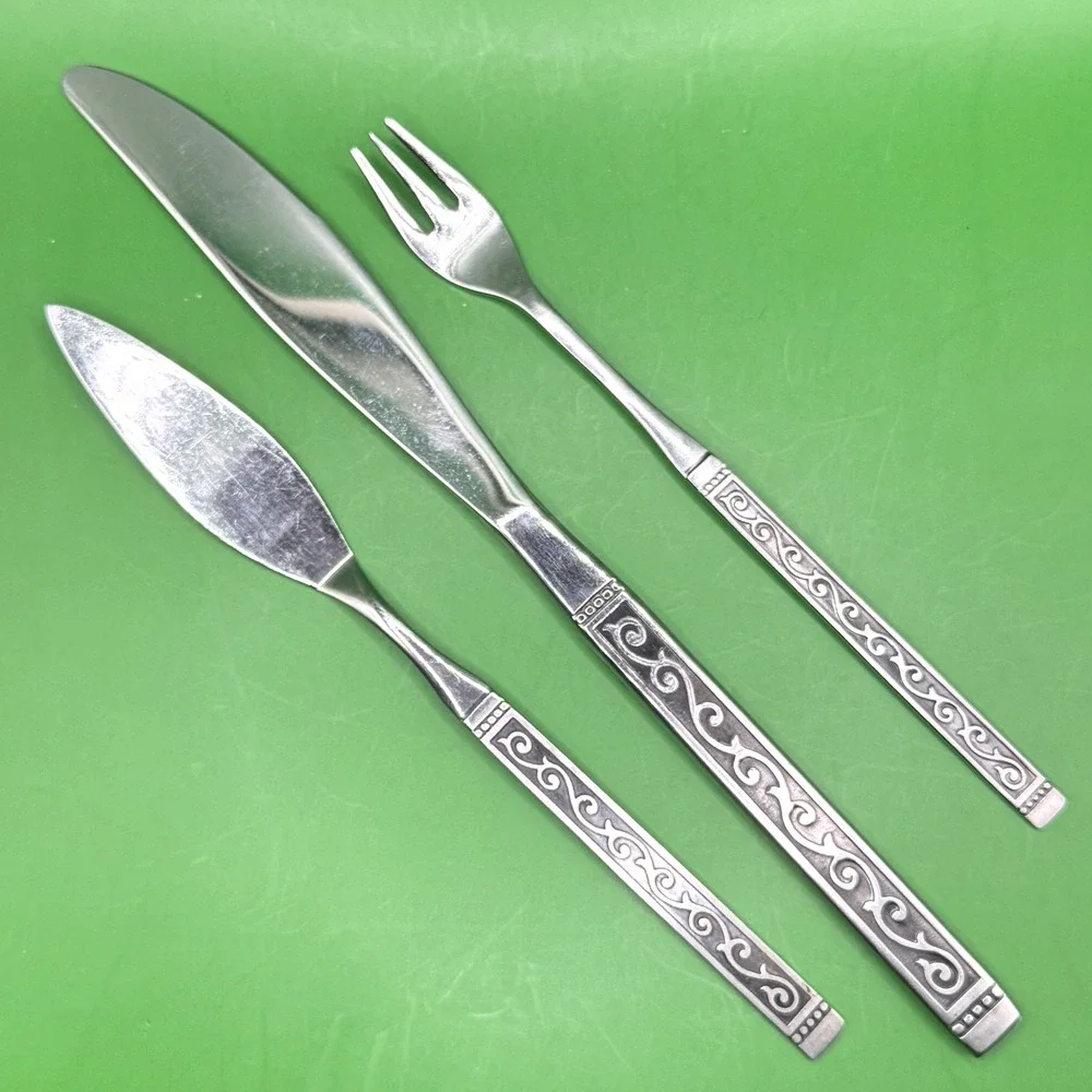 Oneida Spanish Court (3) Butter & Solid Knife Cocktail Fork Stainless Flatware
